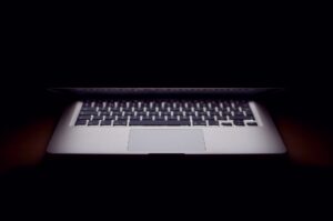 Un agent IA qui poursuit vos missions quand le portable est fermé